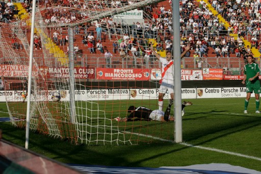 Locatelli realizza il gol dell'agognato pareggio